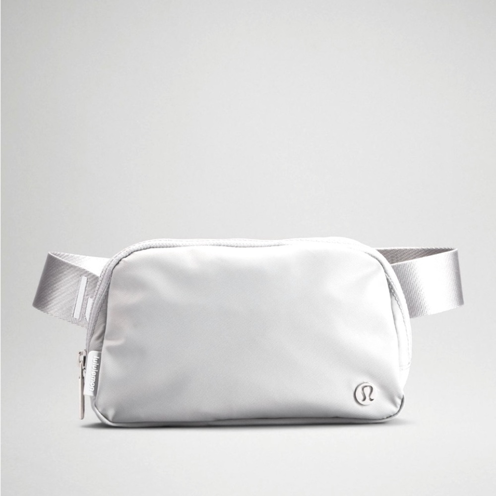 NWT Lululemon Everywhere Belt Bag